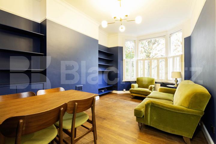 A beautiful 2 bedroom property set within a stunning period conversion  Hanley Road , Finsbury Park